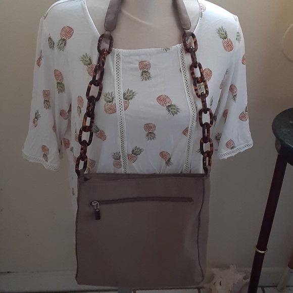 Silver blue bag with acrylic tortoise strap - Picture 2 of 6